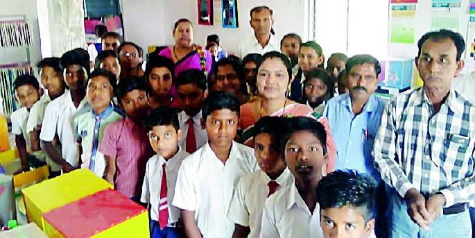 Padhopur school started with innovation science | पद्मपूर शाळेला लागले नावीन्यपूर्ण विज्ञानाचे वेध Padhopur school started with innovation science | पद्मपूर शाळेला लागले नावीन्यपूर्ण विज्ञानाचे वेध