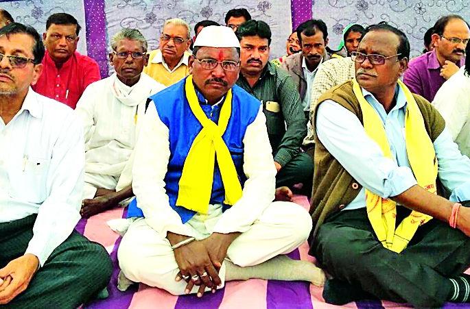 23 years of unemployment on the Govari community too | २३ वर्षे लोटूनही गोवारी समाजावर अन्यायच 23 years of unemployment on the Govari community too | २३ वर्षे लोटूनही गोवारी समाजावर अन्यायच