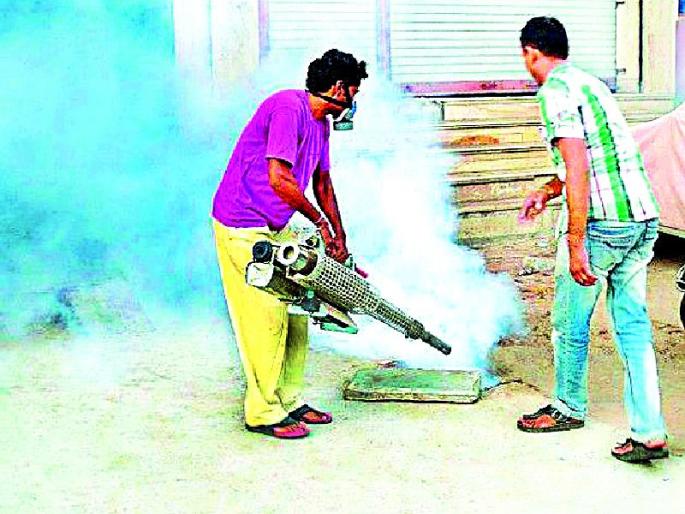 Only one 'fogging machine' | पालिकेकडे फक्त एकच ‘फॉगिंग मशीन’ Only one 'fogging machine' | पालिकेकडे फक्त एकच ‘फॉगिंग मशीन’