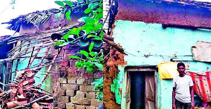 Downfall of houses with continuous rain | संततधार पावसाने घरांची पडझड Downfall of houses with continuous rain | संततधार पावसाने घरांची पडझड