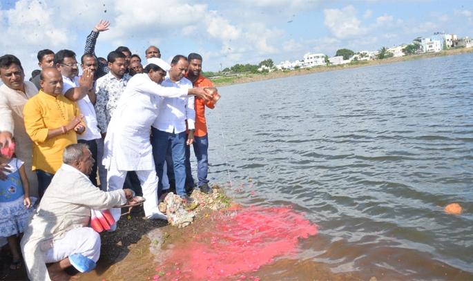 Five crore for beautification of Lake Mukteshwar | मुक्तेश्वर तलावाच्या सुशोभिकरणासाठी पाच कोटी Five crore for beautification of Lake Mukteshwar | मुक्तेश्वर तलावाच्या सुशोभिकरणासाठी पाच कोटी