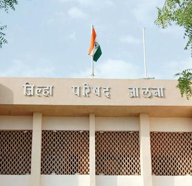 Health service collapsed due to lack of employees | कर्मचा-यांअभावी आरोग्यसेवाच आजारी Health service collapsed due to lack of employees | कर्मचा-यांअभावी आरोग्यसेवाच आजारी