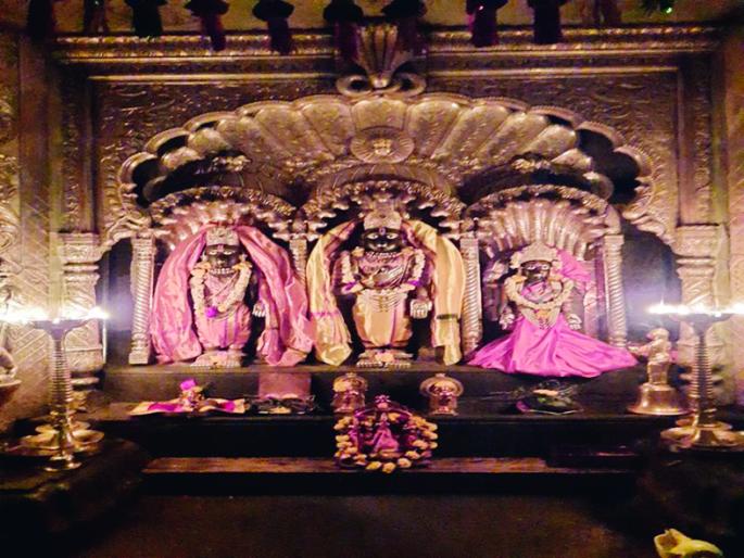 Neighbors in the light of Samai | समईच्या प्रकाशात शेजारती Neighbors in the light of Samai | समईच्या प्रकाशात शेजारती