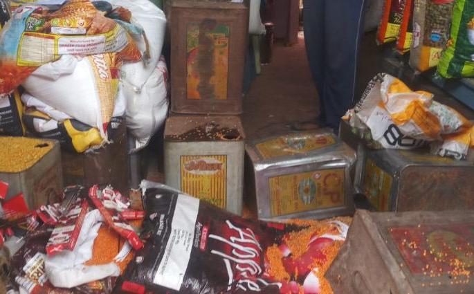 Theft at a grocery store in Nagpur | नागापूरला किराणा दुकानात चोरी Theft at a grocery store in Nagpur | नागापूरला किराणा दुकानात चोरी