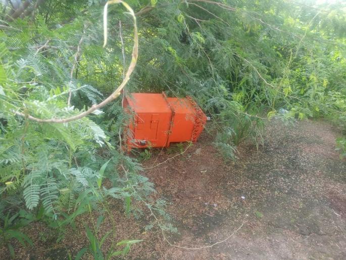 Thieves robbed the Shani Temple in Talegaon | तळेगावमळे येथे चोरट्यांनी शनी मंदिराची दानपेटी फोडली Thieves robbed the Shani Temple in Talegaon | तळेगावमळे येथे चोरट्यांनी शनी मंदिराची दानपेटी फोडली