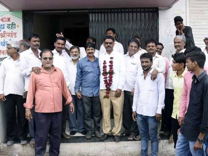 Nupur Sarpanch deputy Ashpak Pathan | नामपूर सरपंचपदी अश्पाक पठाण