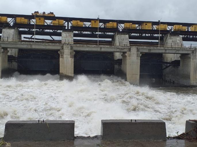Discharge of 9667 cusecs from Nandurmadhameshwar | नांदूरमधमेश्वरमधून ९६६७ क्यूसेकचा विसर्ग Discharge of 9667 cusecs from Nandurmadhameshwar | नांदूरमधमेश्वरमधून ९६६७ क्यूसेकचा विसर्ग