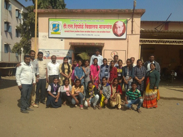 Honor of the Nigai quality students | नायगावी गुणवंत विद्यार्थ्यांचा सन्मान Honor of the Nigai quality students | नायगावी गुणवंत विद्यार्थ्यांचा सन्मान