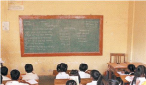 There is a school exercise to complete the 10th-12th syllabus | दहावी-बारावीचा अभ्यासक्रम पूर्ण करण्यासाठी होतेय शाळांची कसरत