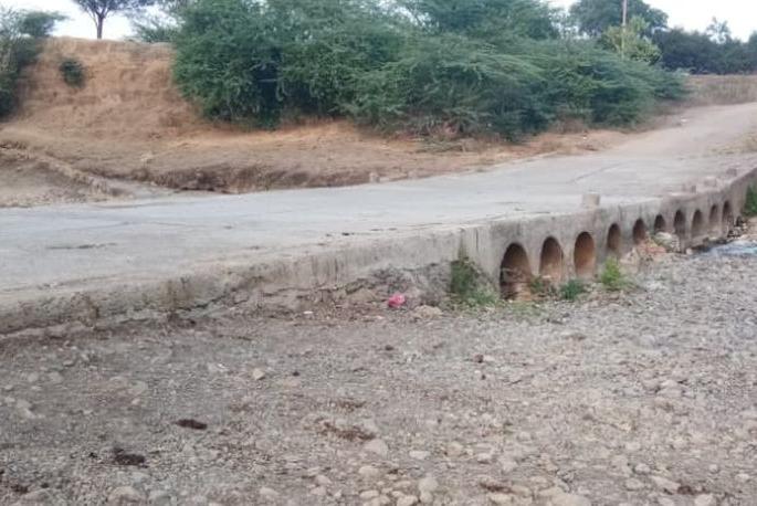 The accident was avoided, but the administration was sleepy | दुर्घटना टळली, पण प्रशासन मात्र निद्रीस्तच The accident was avoided, but the administration was sleepy | दुर्घटना टळली, पण प्रशासन मात्र निद्रीस्तच