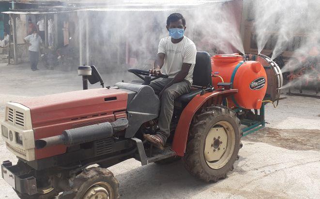 At Moda, villagers made a resolve to fight 'Corona' | मोड येथे ग्रामस्थांनी केला ‘कोरोना’शी लढण्याचा संकल्प At Moda, villagers made a resolve to fight 'Corona' | मोड येथे ग्रामस्थांनी केला ‘कोरोना’शी लढण्याचा संकल्प