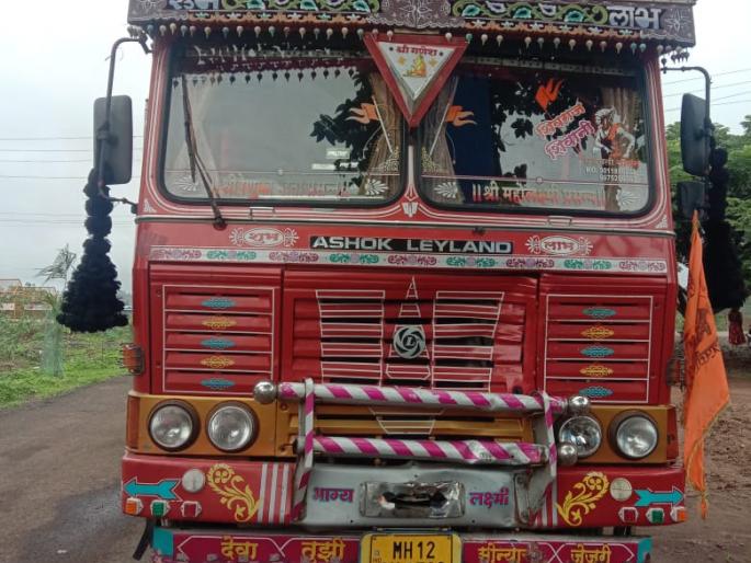 Three killed on Gujarat National Highway | गुजरात राष्ट्रीय महामार्गावर अपघातात तिघांचा जागीच मृत्यू