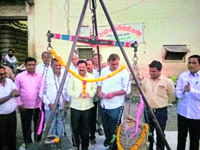 Launch of procurement of Government grains at Chalisgaon | चाळीसगाव येथे शासकीय धान्य खरेदीचा शुभारंभ Launch of procurement of Government grains at Chalisgaon | चाळीसगाव येथे शासकीय धान्य खरेदीचा शुभारंभ