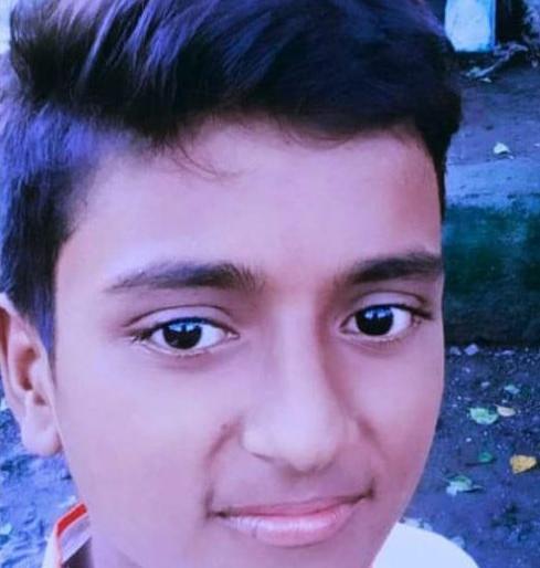 Suicide of one young man dies in another | एका तरुणाची आत्महत्या तर दुसऱ्याचा तळ््यात बुडून मृत्यू Suicide of one young man dies in another | एका तरुणाची आत्महत्या तर दुसऱ्याचा तळ््यात बुडून मृत्यू