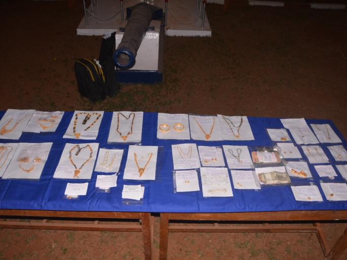 Intelligence Bureau interrogated for 20 lakhs with gold jewelery | चोरट्यांच्या आंतरराज्य टोळीचा पर्दाफाश, सोन्याच्या दागिन्यांसह २० लाखांचा ऐवज हस्तगत
