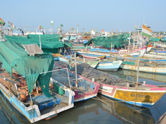 Sea Windsurf; Fishing break again | सागरी वारे सुसाट; मासेमारीला पुन्हा ब्रेक Sea Windsurf; Fishing break again | सागरी वारे सुसाट; मासेमारीला पुन्हा ब्रेक