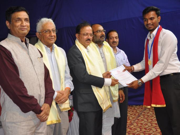 Sangli: Let's use Walchand's quality for the defense sector: Subhash Bhamare | सांगली : वालचंदच्या गुणवत्तेचा संरक्षण क्षेत्रासाठी वापर करू : सुभाष भामरे Sangli: Let's use Walchand's quality for the defense sector: Subhash Bhamare | सांगली : वालचंदच्या गुणवत्तेचा संरक्षण क्षेत्रासाठी वापर करू : सुभाष भामरे