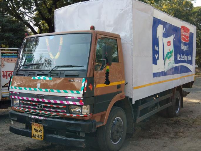 During the morning walk, the retired officer was crushed by the truck | मॉर्निंग वॉक करताना सेवानिवृत्त अधिकाऱ्यास ट्रकने चिरडले