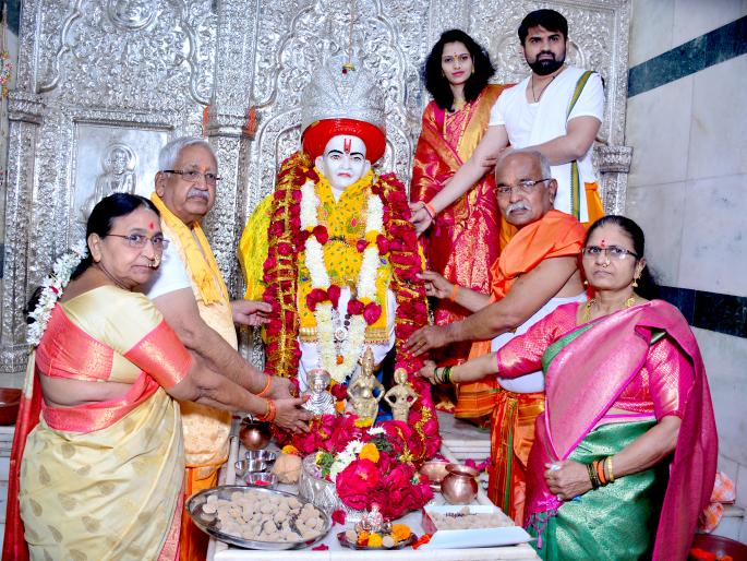 Chariot festival of Devmamaledars in Satana | सटाण्यात देवमामलेदारांचा रथोत्सव Chariot festival of Devmamaledars in Satana | सटाण्यात देवमामलेदारांचा रथोत्सव