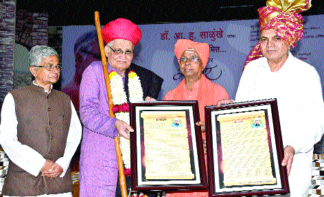 Change the role of unity with the changeist movement | परिवर्तनवादी चळवळीने ऐक्याची भूमिका घ्यावी Change the role of unity with the changeist movement | परिवर्तनवादी चळवळीने ऐक्याची भूमिका घ्यावी