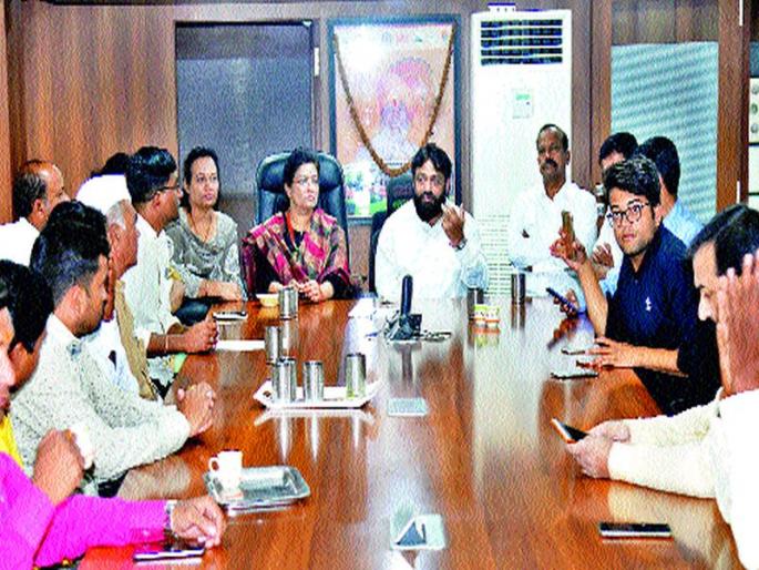 Farmer's agitation came out of the collapse of March 1 | शेतकरी आंदोलनात उभी फूट १ मार्चच्या संपातून बाहेर Farmer's agitation came out of the collapse of March 1 | शेतकरी आंदोलनात उभी फूट १ मार्चच्या संपातून बाहेर