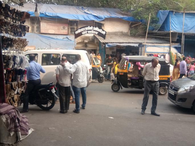 Senior Assistant in Education department of Thane zp arrested for taking bribe of Rs | ठाणे  जि.प.च्या शिक्षण खात्यातील वरिष्ठ सहाय्यक १५ हजारांची लाच घेताना अटक Senior Assistant in Education department of Thane zp arrested for taking bribe of Rs | ठाणे  जि.प.च्या शिक्षण खात्यातील वरिष्ठ सहाय्यक १५ हजारांची लाच घेताना अटक