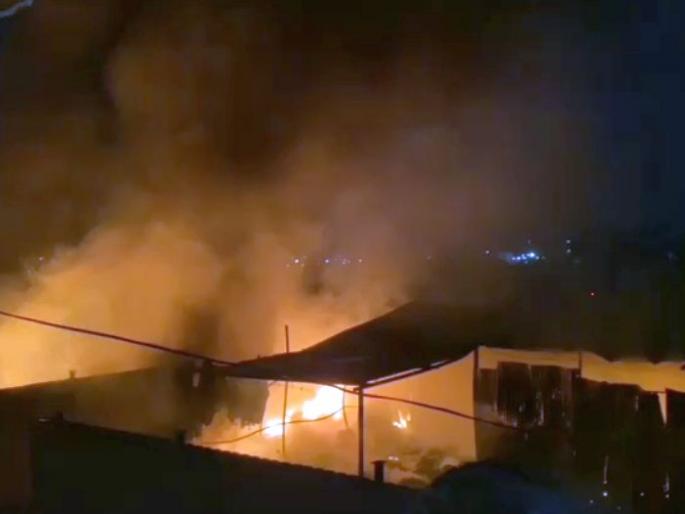 A huge fire broke out in a plastic warehouse in Wadalagaon | वडाळागावातील प्लॅस्टिक गुदामाला भीषण आग A huge fire broke out in a plastic warehouse in Wadalagaon | वडाळागावातील प्लॅस्टिक गुदामाला भीषण आग