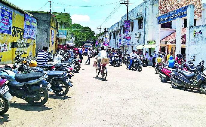 'He' road built parking | ‘तो’ रस्ता बनलाय वाहनतळ 'He' road built parking | ‘तो’ रस्ता बनलाय वाहनतळ