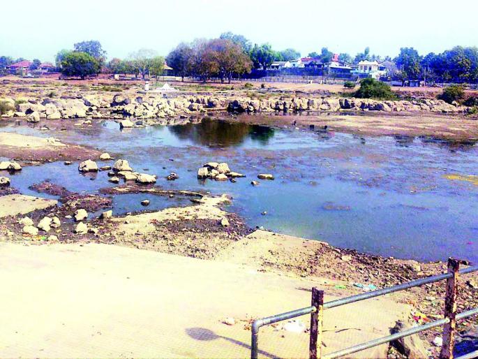 Dump everywhere in the river Dham | धाम नदी पात्रात सर्वत्र घाण Dump everywhere in the river Dham | धाम नदी पात्रात सर्वत्र घाण