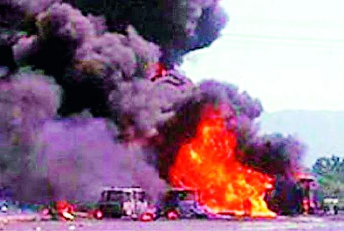 Forever blasts of fire | अग्निस्फोटाची धग कायमच Forever blasts of fire | अग्निस्फोटाची धग कायमच