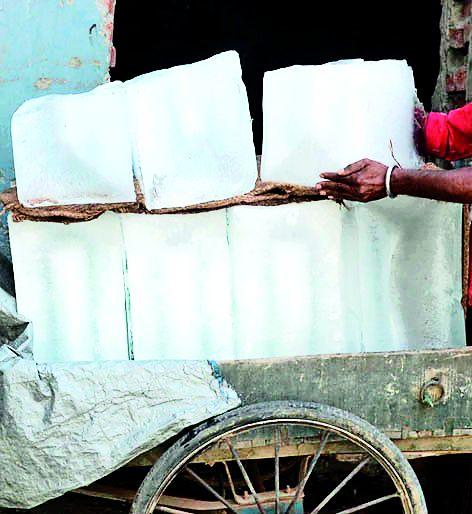 Ice sale without food license | खाद्य परवान्याविनाच बर्फाची विक्री