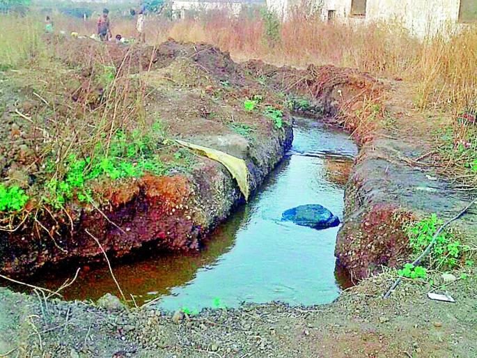 Rajur Pitts' water for the water | राजूर पिटस्च्या पाण्यासाठी साकडे Rajur Pitts' water for the water | राजूर पिटस्च्या पाण्यासाठी साकडे