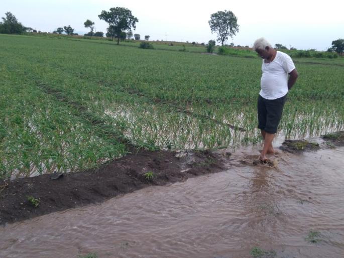  Heavy rains in Jalgaon Neur area | जळगाव नेऊर परिसरात मुसळधार पाऊस