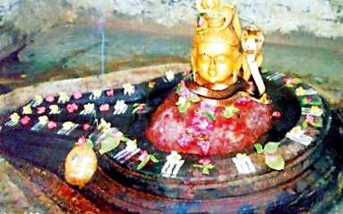 pasacaimaelaa-paravaesadavaara-asalaelae-paandhauranaacae-kaedaaraesavara-mandaira | पश्चिमेला प्रवेशद्वार असलेले पांढुर्णाचे केदारेश्वर मंदिर pasacaimaelaa-paravaesadavaara-asalaelae-paandhauranaacae-kaedaaraesavara-mandaira | पश्चिमेला प्रवेशद्वार असलेले पांढुर्णाचे केदारेश्वर मंदिर