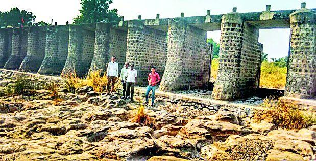 Kopra-Yeranda bundra dry | कोपरा-येरंडा बंधारा कोरडा Kopra-Yeranda bundra dry | कोपरा-येरंडा बंधारा कोरडा