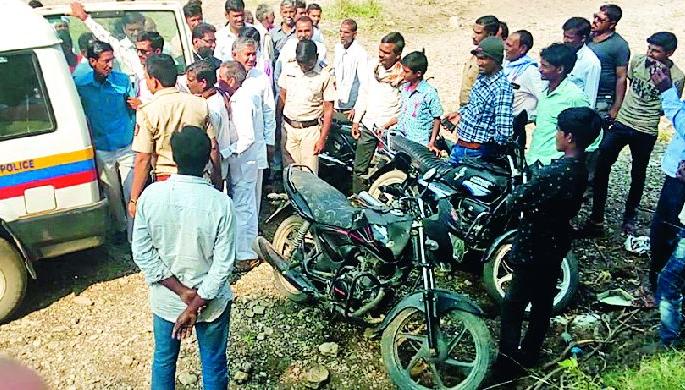 Attempts for self-death in the Ganges river plain | पैनगंगा नदी पात्रात आत्मदहनाचा प्रयत्न Attempts for self-death in the Ganges river plain | पैनगंगा नदी पात्रात आत्मदहनाचा प्रयत्न