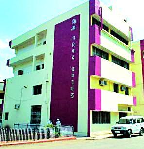 The catastrophe of the mini ministry | ‘मिनी मंत्रालया’ची वाताहत The catastrophe of the mini ministry | ‘मिनी मंत्रालया’ची वाताहत