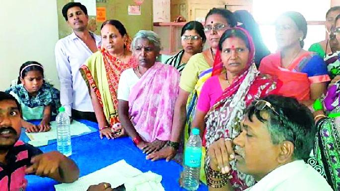 The water strikes on the Digvidas | पाण्यासाठी दिग्रस पालिकेवर धडक The water strikes on the Digvidas | पाण्यासाठी दिग्रस पालिकेवर धडक
