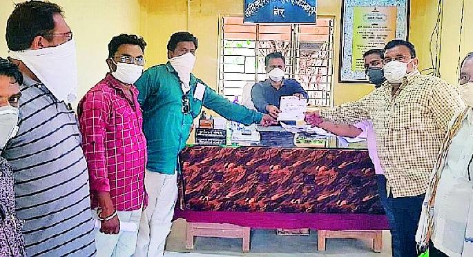 Statement of NCP to SP | राष्ट्रवादी काँग्रेसचे ‘एसपीं’ना निवेदन Statement of NCP to SP | राष्ट्रवादी काँग्रेसचे ‘एसपीं’ना निवेदन