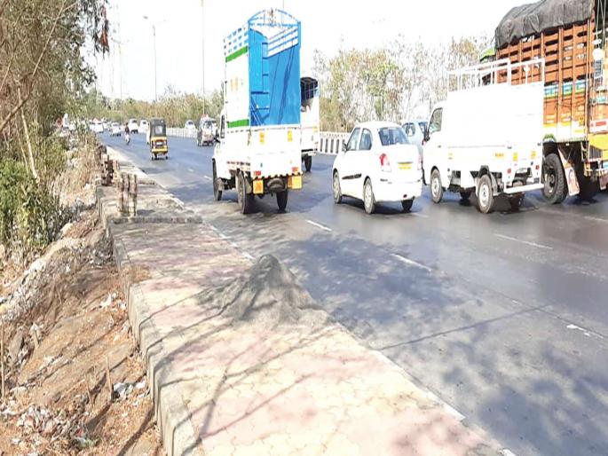 Measures for highways to be water drainage; Continue work of drains | पाण्याचा निचरा होण्यासाठी महामार्गावर उपाययोजना; गटारांचेही काम सुरू