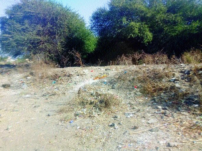 ST Standing Dumping Ground | एसटीची जागा की डम्पिंग ग्राउंड ST Standing Dumping Ground | एसटीची जागा की डम्पिंग ग्राउंड
