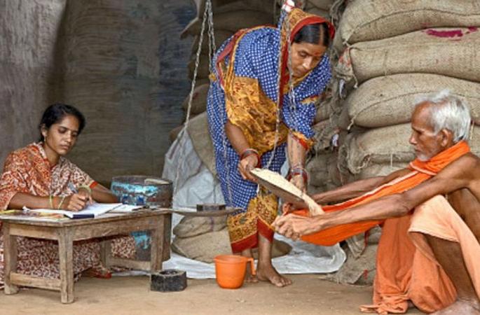 Sale of stationery materials will now be available from cheap grain shops | आता स्वस्त धान्य दुकानातून होणार स्टेशनरी साहित्याची विक्री