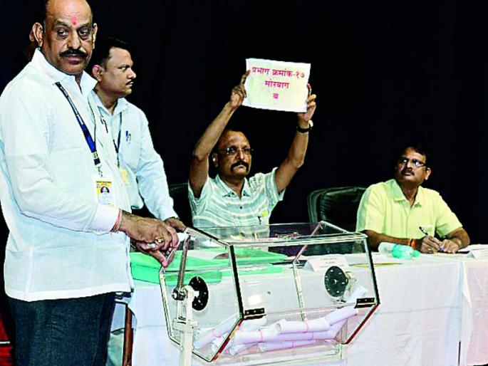 Municipal elections: Women's reservation announced, brothers and sisters worried | महापालिका निवडणूक : महिला आरक्षण जाहीर, भाऊ-दादांना चिंता Municipal elections: Women's reservation announced, brothers and sisters worried | महापालिका निवडणूक : महिला आरक्षण जाहीर, भाऊ-दादांना चिंता