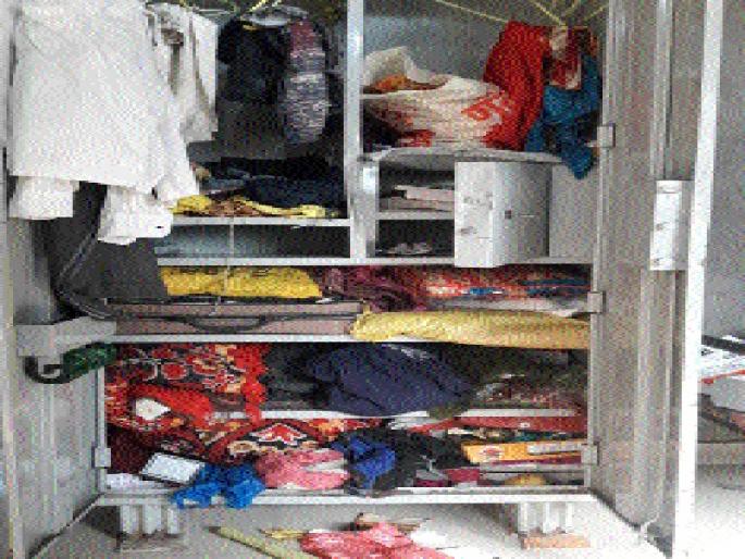In the cottage, 3 houses were destroyed in a single night | कोथरुळमध्ये एकाच रात्री ३ घरे फोडली In the cottage, 3 houses were destroyed in a single night | कोथरुळमध्ये एकाच रात्री ३ घरे फोडली