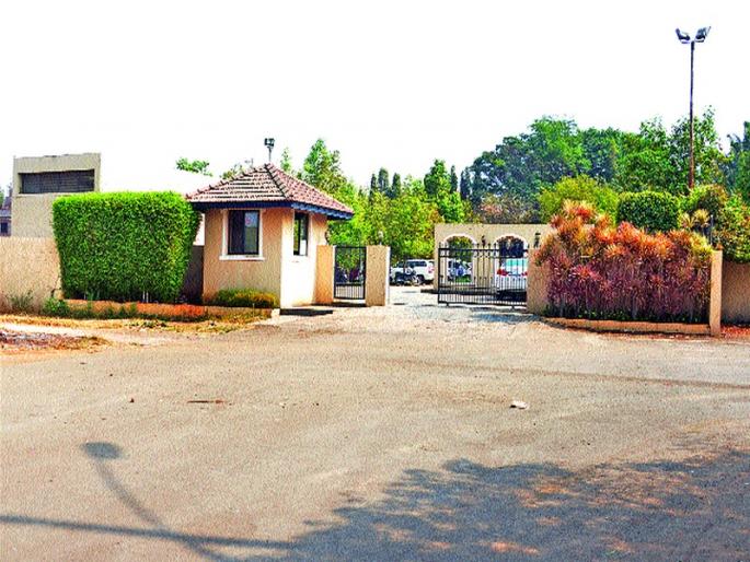 Chhagan Bhujbal left for Mumbai immediately | छगन भुजबळ तातडीने मुंबईला रवाना Chhagan Bhujbal left for Mumbai immediately | छगन भुजबळ तातडीने मुंबईला रवाना