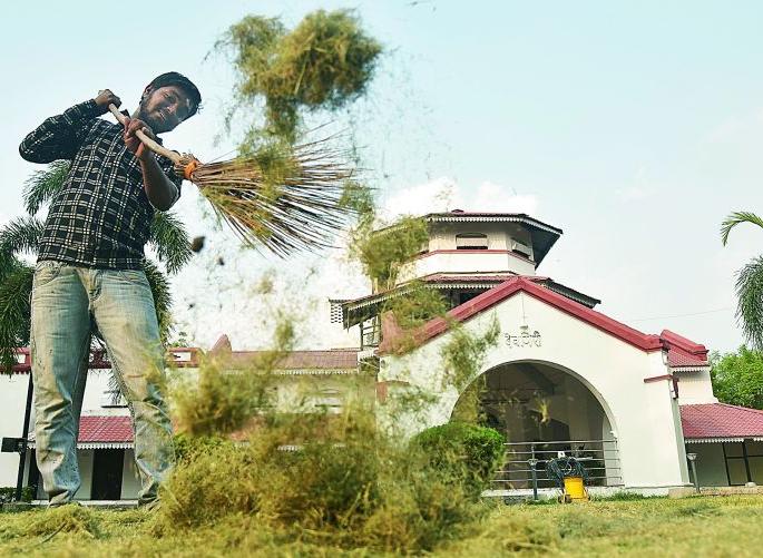 Population and border areas increased, but waste collection decreased | लोकसंख्या अन् सीमाक्षेत्र वाढले, मात्र कचरा संकलन घटले