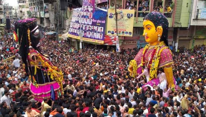 Traditional Marbat and Budgya rally in Nagpur | नागपुरात निघाली मारबत आणि बडग्याची मिरवणूक Traditional Marbat and Budgya rally in Nagpur | नागपुरात निघाली मारबत आणि बडग्याची मिरवणूक