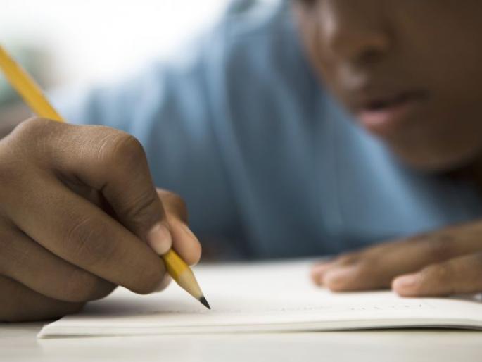 Letter for the release of two lakh students in Gondia district | गोंदिया जिल्ह्यातील अडीच लाख विद्यार्थी लिहिणार व्यसनमुक्तीसाठी पत्र Letter for the release of two lakh students in Gondia district | गोंदिया जिल्ह्यातील अडीच लाख विद्यार्थी लिहिणार व्यसनमुक्तीसाठी पत्र