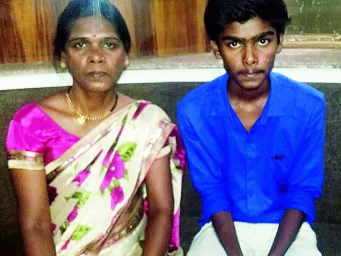 Nagpur HSC 2018; Shopper Dhamdeep NMC School 'Topper' | नागपूर HSC 2018; दुकानात काम करणारा धम्मदीप मनपा शाळेत ‘टॉपर’ Nagpur HSC 2018; Shopper Dhamdeep NMC School 'Topper' | नागपूर HSC 2018; दुकानात काम करणारा धम्मदीप मनपा शाळेत ‘टॉपर’