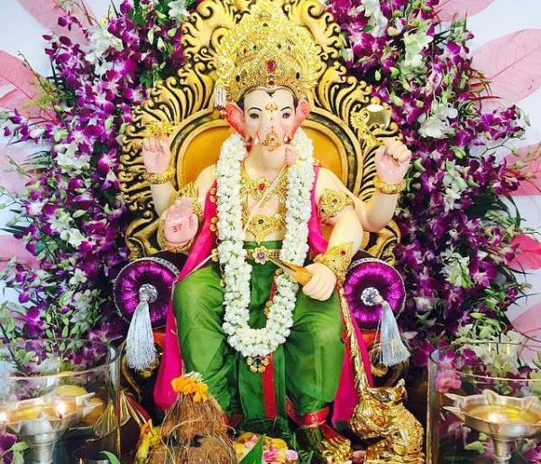Ganeshotsav of Nagpur; There were turnover of 25 crores on decoration | गणेशोत्सव नागपूरचा; २५ कोटींची होते सजावट Ganeshotsav of Nagpur; There were turnover of 25 crores on decoration | गणेशोत्सव नागपूरचा; २५ कोटींची होते सजावट
